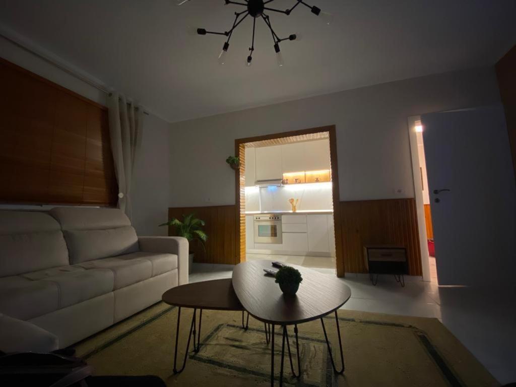 Lucas Apartment Tirana Exteriör bild